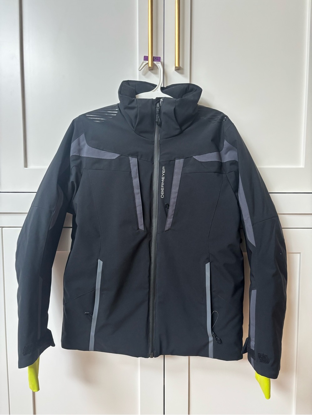 Obermeyer Boys Black Softshell Ski Jacket with Gray Accents
